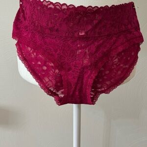 NWT Victoria's Secret Scalloped Lace High-Waist Briefs in Berry size medium